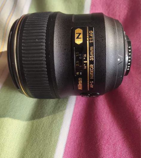 尼康35 1.4g镜头。购于闲鱼二手，外观...
