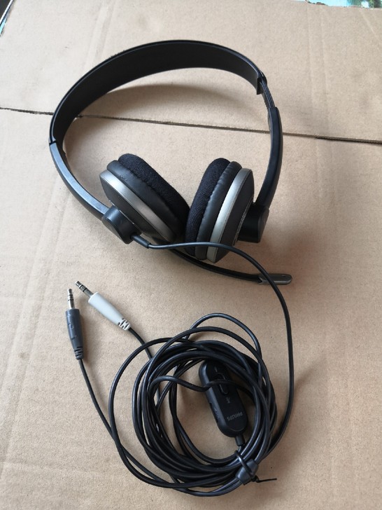 飞利浦shm7410耳麦，成色如图  正常...