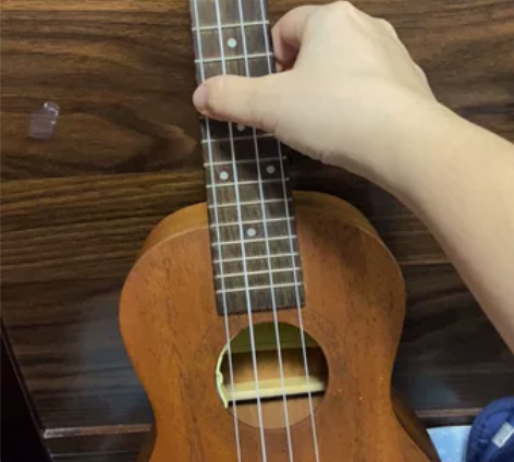 尤克里里23寸，八成新，购于小孩上课的琴行...