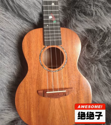 全新23寸单板桃花心背侧板尤克里里亏本价甩...