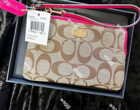 COACH蔻驰女士钱包 全新 美国专柜购入...