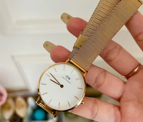 DW手表 没戴过几次 成色可以保正 感兴趣...