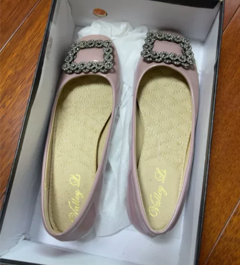 平底单鞋，37码。鞋底牛筋底，穿的次数不超...