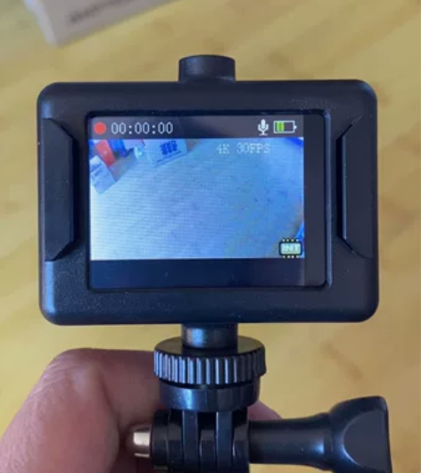 4K运动相机，渣渣品牌，成色如图，配件都在...