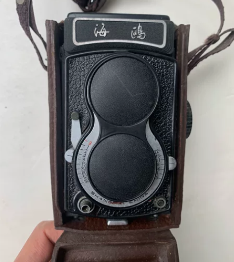 海鸥双反相机 成色好 外观如图  快门光圈...