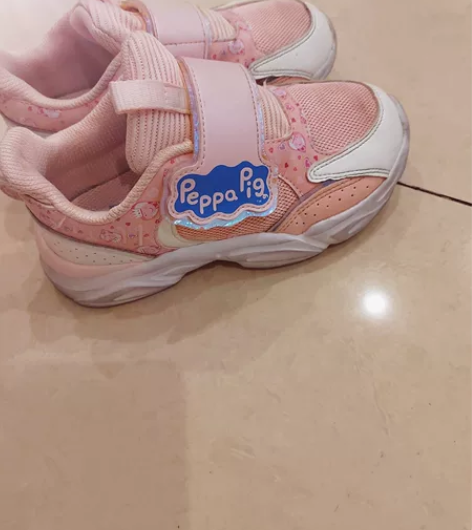 安踏运动鞋,七成新,30码 感兴趣的话点“...