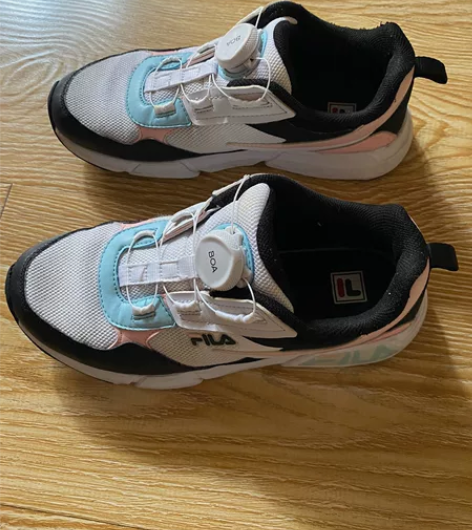 正品斐乐超轻女童休闲运动鞋36码 干洗好了...