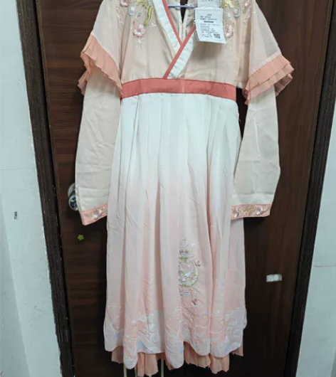 绿芽点点樱璃魏晋制交领汉服，全新带吊牌。 ...