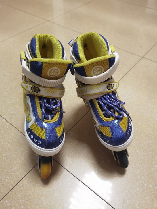 旱冰鞋35-38码可调