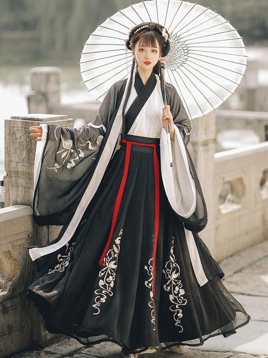 云芳晴月殊仙汉服女中国风正品原创刺绣交领齐...