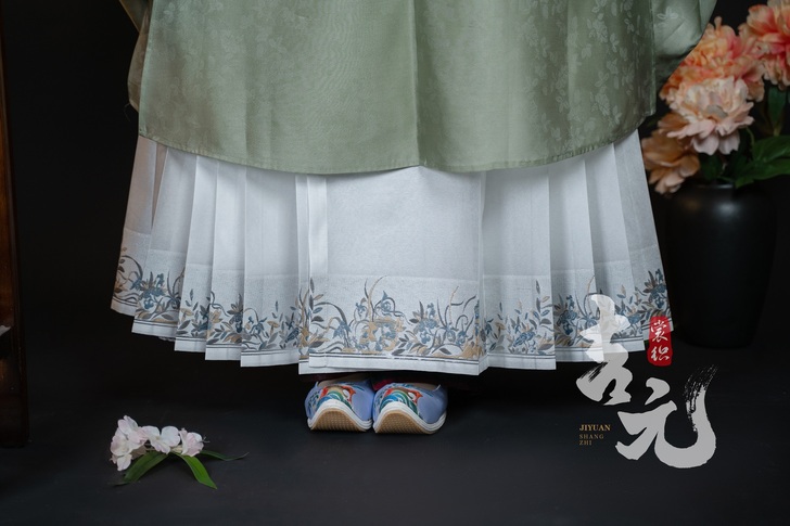 吉元裳织 明制芝兰玉树单底栏仿妆花纱裙马面...