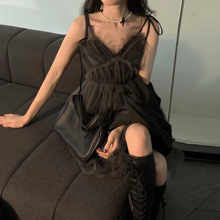 吊带连衣裙女秋季2021新款网纱裙设计感小...