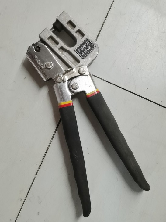 龙骨钳轻钢龙骨免铆钉钳单手青钢隔墙钳子专业...