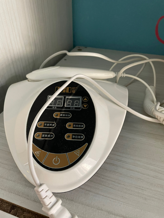 尼蔻微电波紧肤嫩白抗衰美容仪，全新