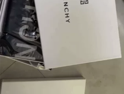 纪梵希羊绒围巾 视频实拍