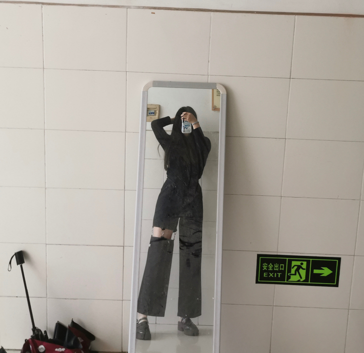 暗黑系个性镂空休闲直筒长裤ins宽松显瘦显...