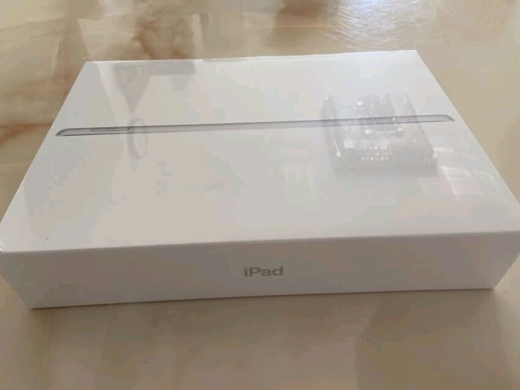 Apple iPad 10.2英寸平板电脑...