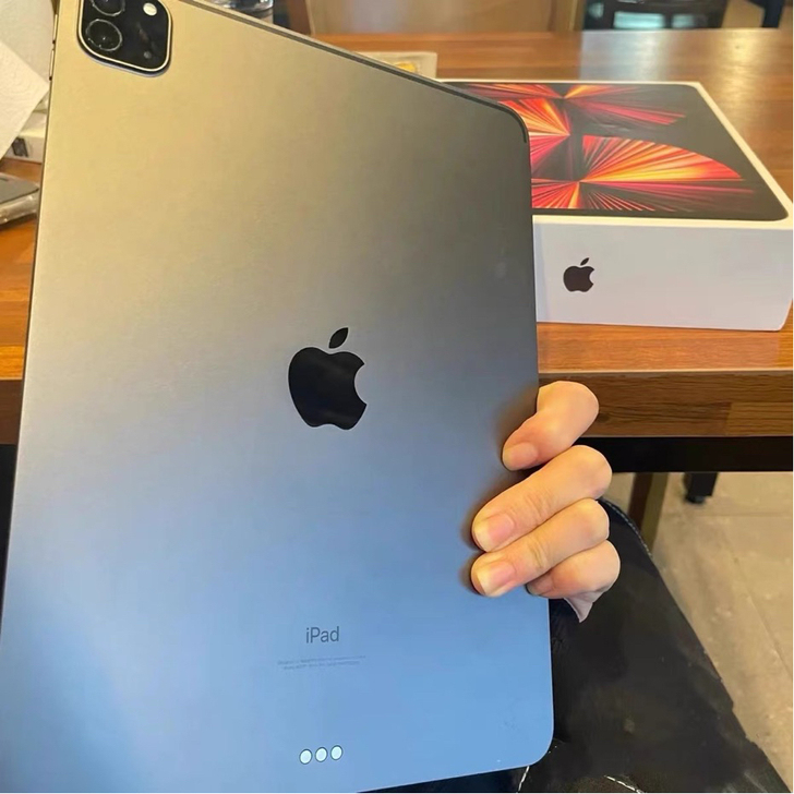 iPad 2019 128g  95新 便...