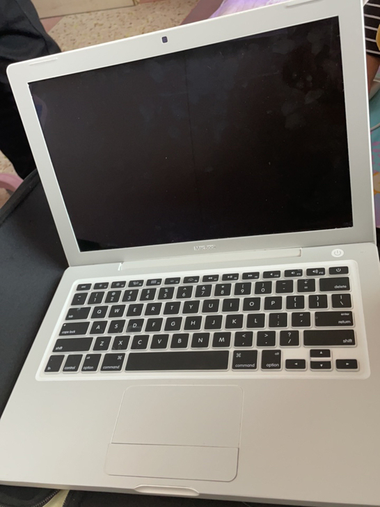 苹果笔记本电脑，19年买的