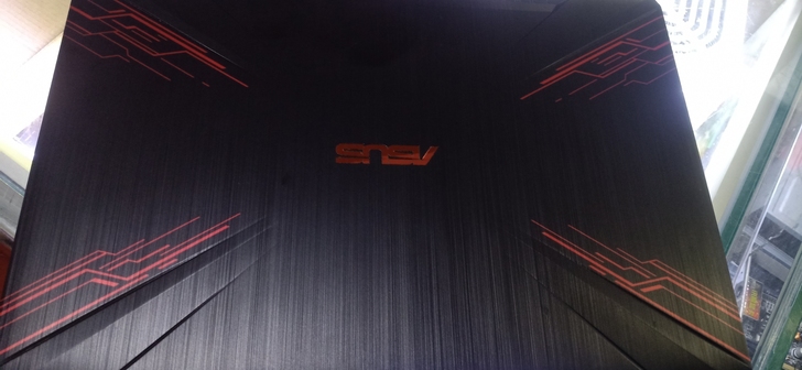 华硕fx80g游戏本，9新，功能完好，配置...