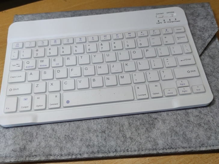 蓝牙键盘30包邮，全新全新 未使用过