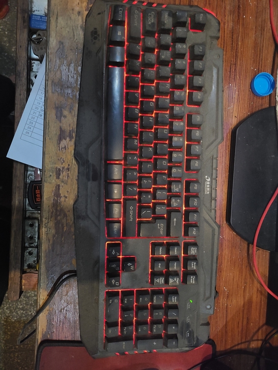 清华同方键盘，USB接口，三色背光 ，有黑...