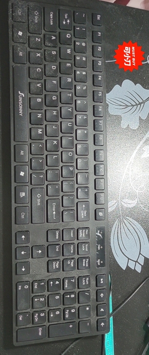 台式电脑键盘一个，便宜卖了，