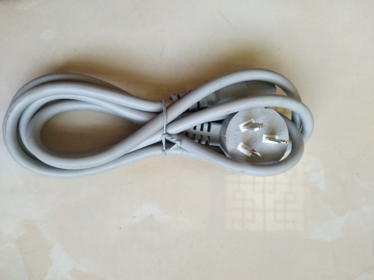 电脑主机电源线