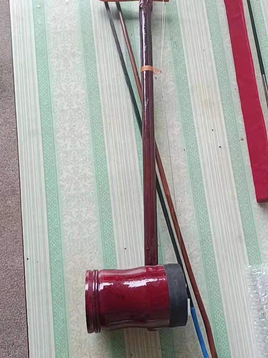 【原价198全新清】二胡送笛子配件齐全包邮...