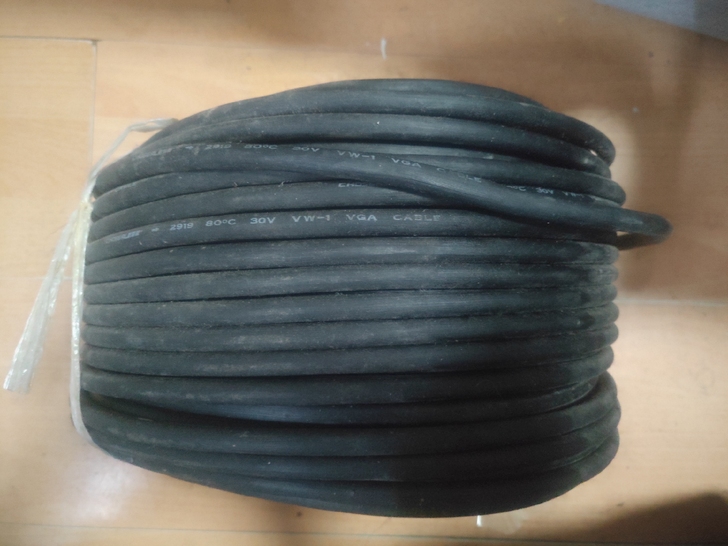 秋叶原VGA线视频线。工程剩下来的，一捆未...