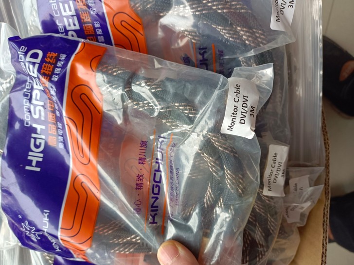 dvi  3米长 带尼龙线保护层！7 .9...