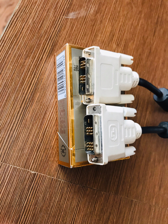 dvi线 大概两米，现在用不上了转给需要的...