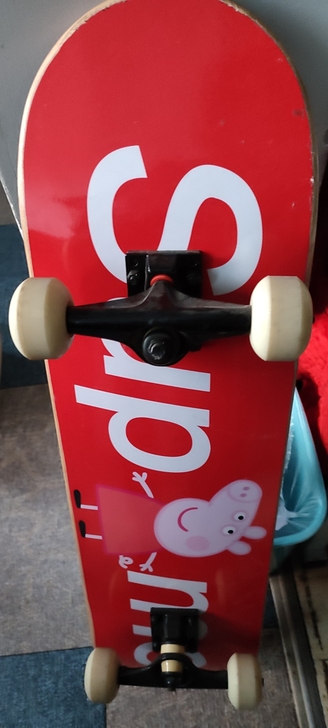 滑板 就玩了一次 闲置低价出售 西安免邮