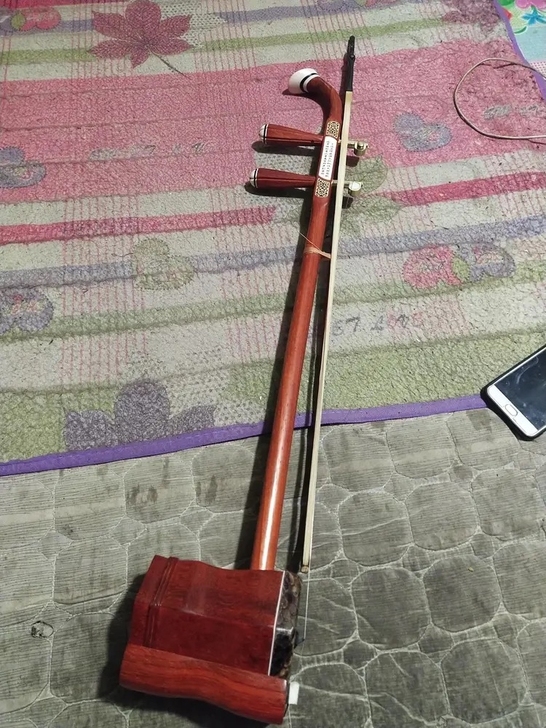 琴行闲置二胡全新未使用,原价2200 全新...