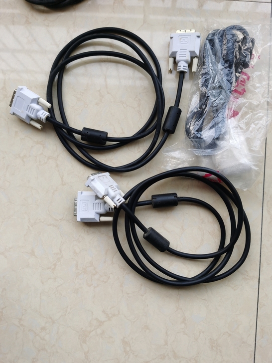 DVI电脑显示器数据线3根，VGA显示器数...