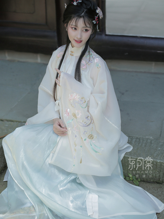 东月棠 护花铃:明制绣花汉服竖领长衫女夏秋...