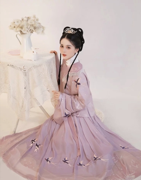 佛系出几套汉服，花朝记新燕，重回汉唐萦妆