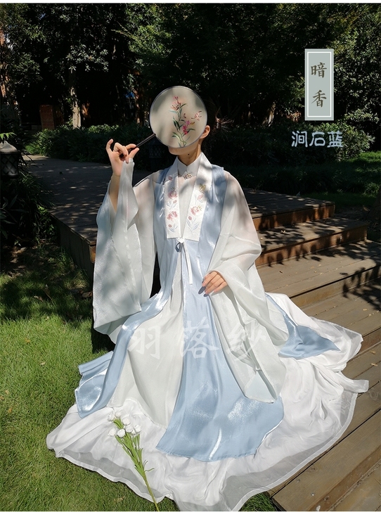 转卖 陌青梅汉服比甲 羽落纱原创暗香系列绣...