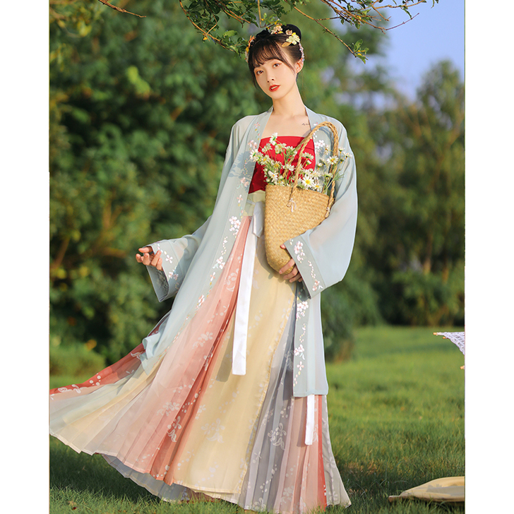 可刀！！！    只穿过一次拍照。