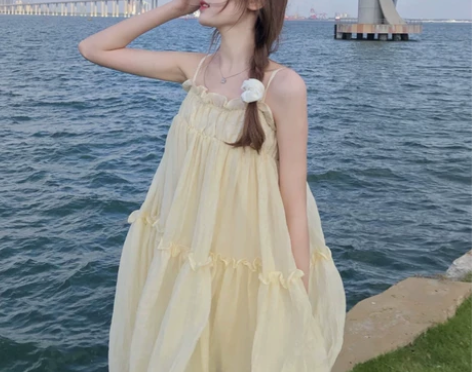 法式初恋吊带连衣裙2021新款夏设计感小众...