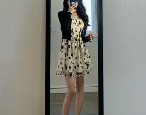 法式碎花植绒绑带高级感V领收腰显瘦吊带蓬蓬...