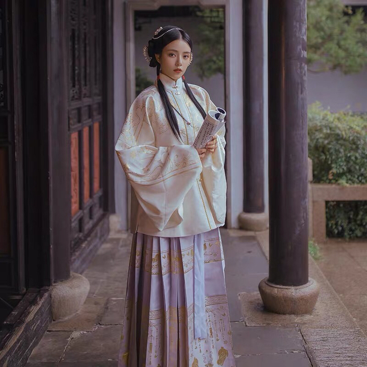 【全新带吊牌】出她说汉服 茕茕白兔上白M下...