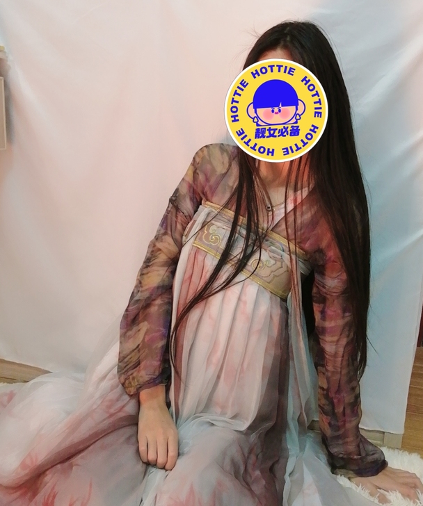 古装衣服全新，还有外套两件。拿来拍照出片