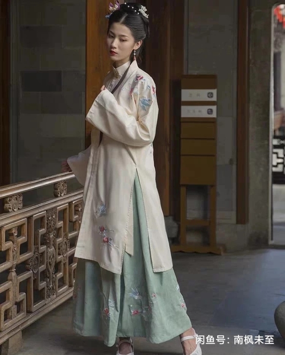 玉京箫  鹊语  秋冬季厚款汉服一套