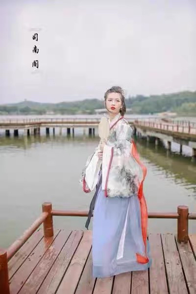 司南阁汉服70包邮