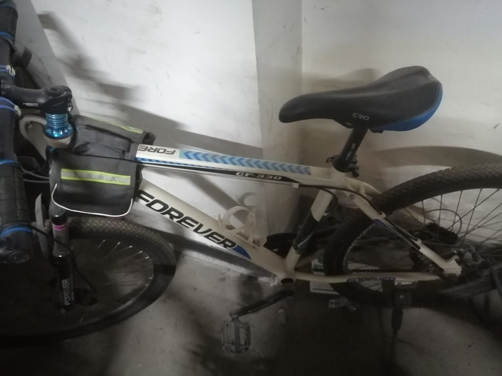 永久牌变速自行车，购于专卖店，车型26。很...