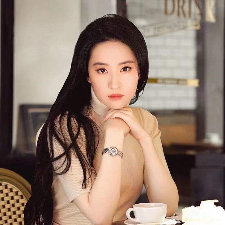 姐妹手表要出国了,处理店里剩下的货