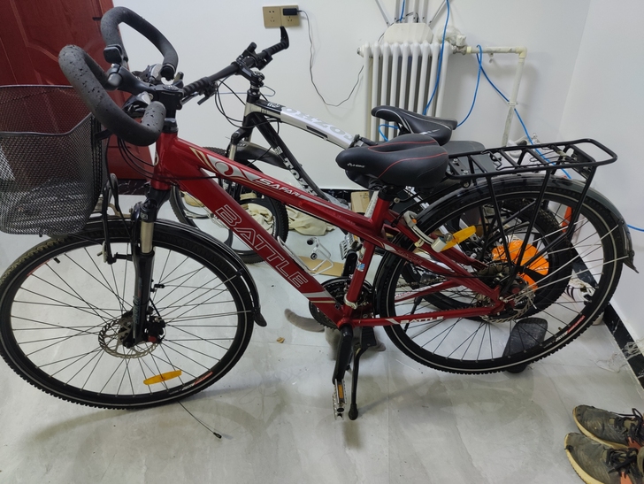 出二手自行车，7成新，已购四年，因有汽车没...