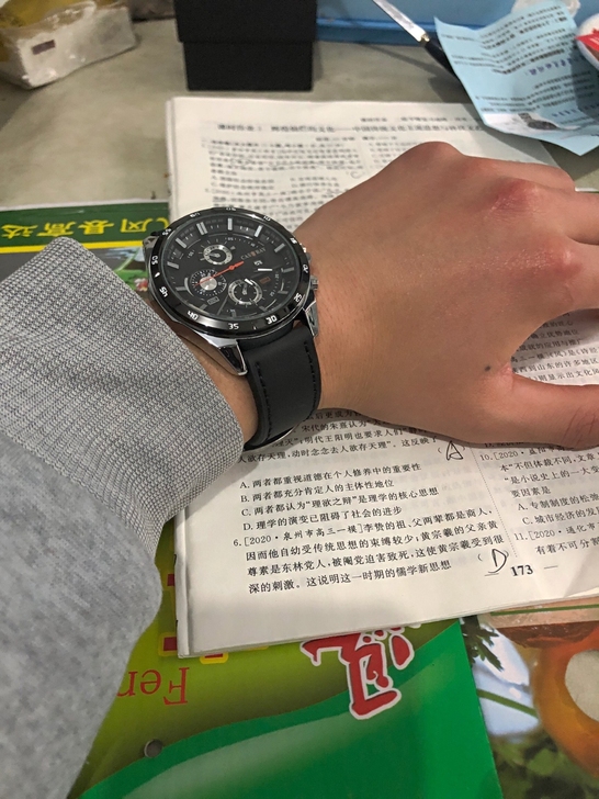 富二代朋友喝多了送我的表,因没戴手表的习惯...