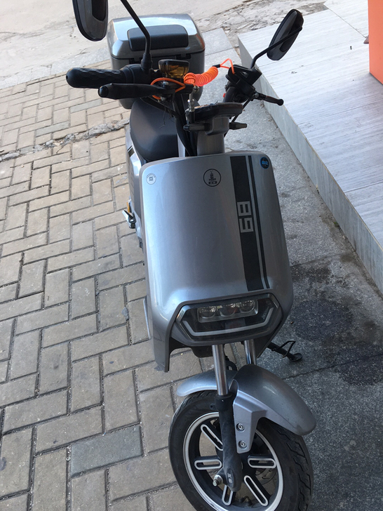 广州五羊电动车，新国标，才买几个月，仪表膜...